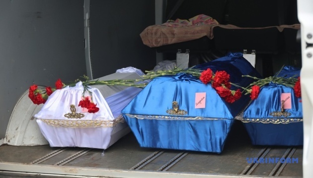 На Харківщині попрощалися з ветераном Григорієм Шикулою та його трьома дітьми, яких убила Росія