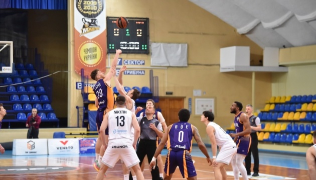 Баскетбол. «Харківські Соколи» дотисли «Старий Луцьк», «Черкаські Мавпи» обіграли «Говерлу»