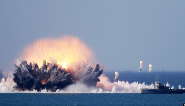 Сили оборони уразили у Криму російський транспортно-десантний катер