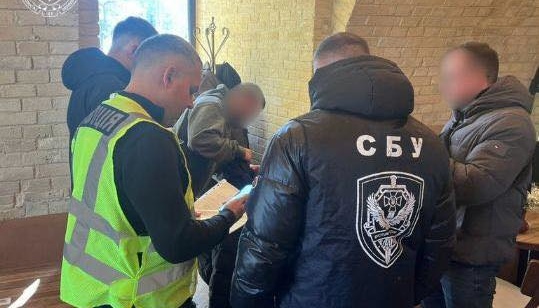 Депутата з Тернопільщини викрили на хабарі - допомагав знімати  військовозобов’язаних з розшуку