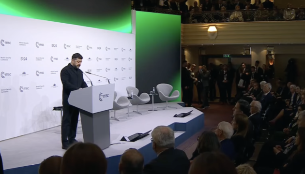 ロシア軍はウクライナ領土１キロメートル制圧のために兵力１５６人を喪失＝ゼレンシキー宇大統領