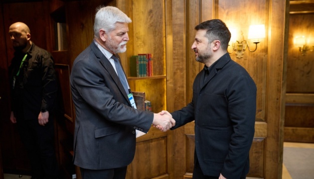Зеленський обговорив із президентом Чехії військову підтримку України