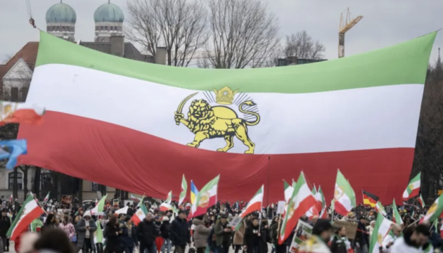 У Мюнхені близько 200 000 людей зібралися на мітингу проти придушення протестів в Ірані