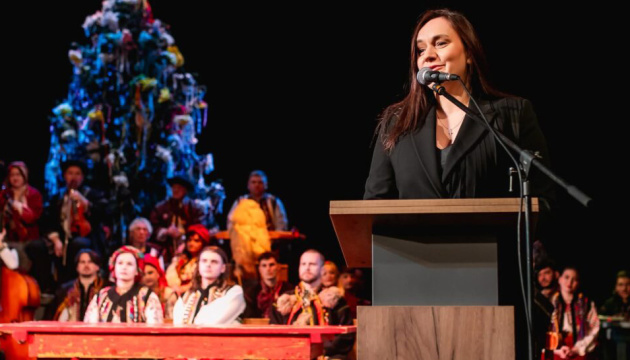 115 років Івано-Франківському драмтеатру: Бережна вручила відзнаки та нагороди