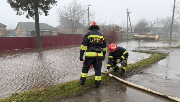 На Кіровоградщині талі води підтопили більш як 100 дворів
