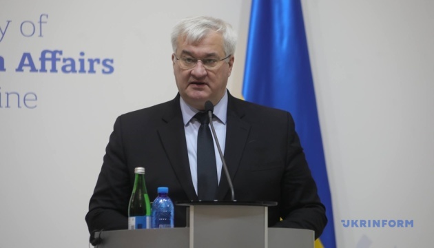 Le ministre ukrainien des Affaires étrangères estime que les discussions sur l’adhésion accélérée de l’Ukraine à l’UE passent au stade concret
