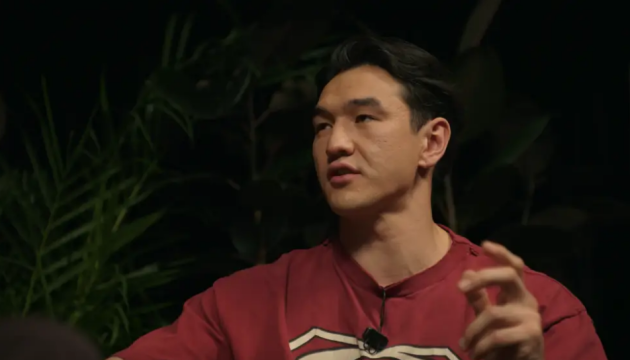 У Казахстані розпочали перевірку щодо коміка Сабурова через відео з мотоциклами для «вагнерівців»