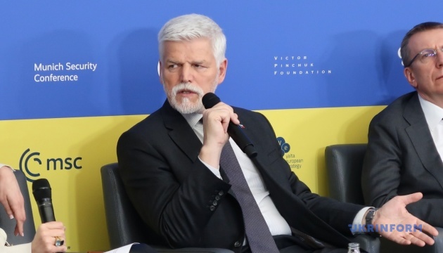 Президент Чехії - про снарядну ініціативу: Україна вже отримала 4,4 мільйона боєприпасів великого калібру