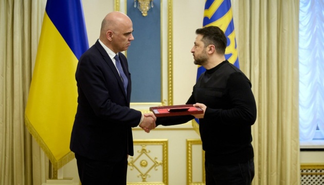 Зеленський зустрівся з генсеком Ради Європи та нагородив його орденом