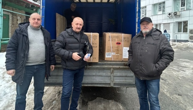 Un homme d’affaires angolais a offert plus de 80 générateurs à l’Ukraine