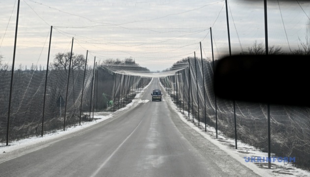 Радник міністра оборони «Флеш» закликає не публікувати роботи із закриття доріг антидроновими сітками