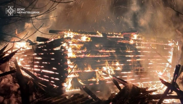 У Ніжині росіяни балістикою атакували цивільну інфраструктуру, є поранений