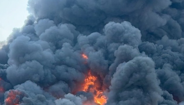 SBU- Quelle bestätigt Angriff auf Öl-Raffinerie in der russischen Region Pskow 