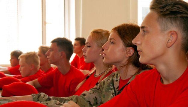 На ТОТ Донеччини торік окупанти прийняли в «Юнармію» ще 1,2 тисячі школярів - ЦВО