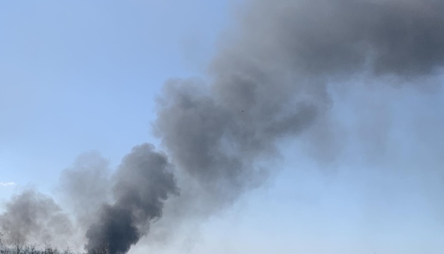 Russian forces shell Kostiantynivka with artillery, killing woman 