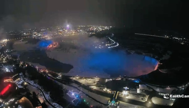 Ніагарський водоспад підсвітили синьо-жовтим кольором на знак солідарності з Україною