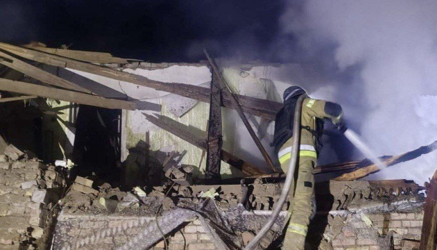 Ворог з вечора майже 20 разів бив по двох районах Дніпропетровщини, є поранені