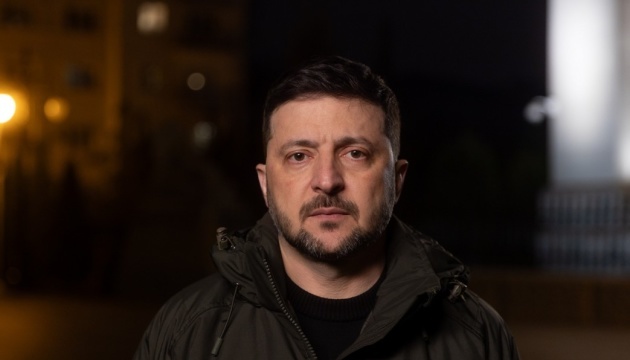 Rosja wystrzeliła około 1300 dronów, 1400 KAB-ów i 96 rakiet nad Ukrainą w ciągu tygodnia - Zełenski