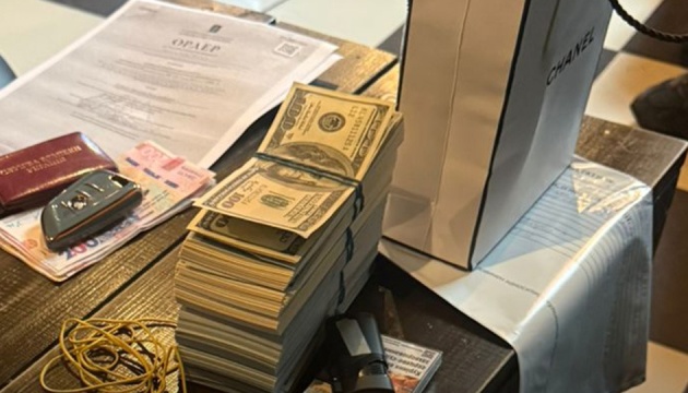 Працівник СБУ в Києві «погорів» на хабарі у $68 тисяч за зняття з розшуку двох військозобов’язаних