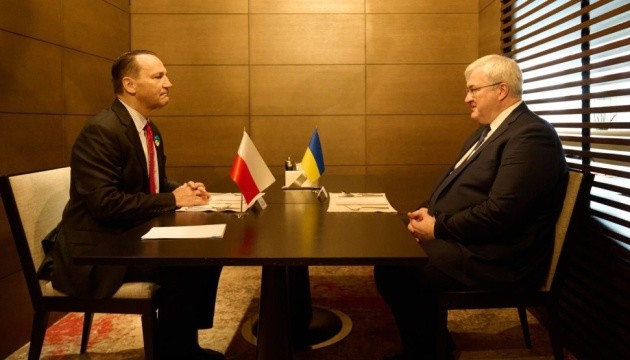 Sikorski przybył z wizytą do Kijowa