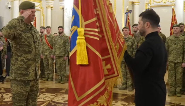 Зеленський вручив бойовий прапор 412-й окремій бригаді безпілотних систем Nemesis