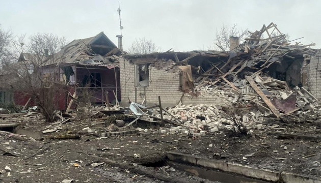 Russen verletzen drei Zivilisten in Region Donezk