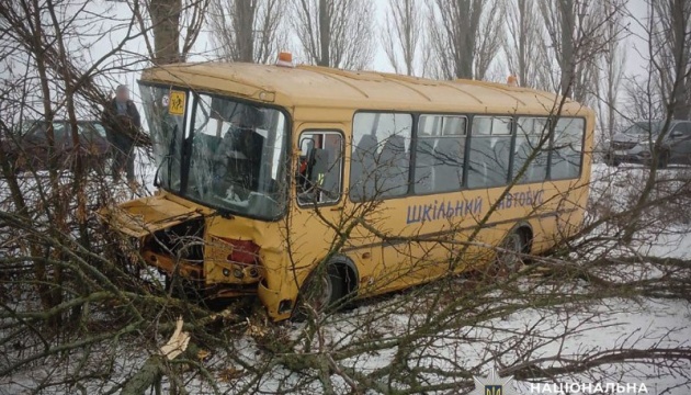 На Полтавщині у ДТП зі шкільним автобусом травмувалися троє дітей