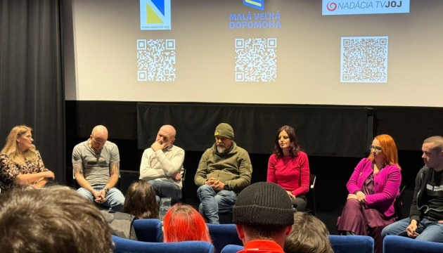 Мистецтво як голос вдячності: у Словаччині відбулися покази фільму та перформанс про війну в Україні