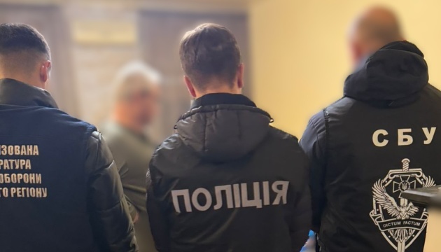 На Львівщині голову та лікаря ВЛК викрили у підробці документів військовозобов’язаним