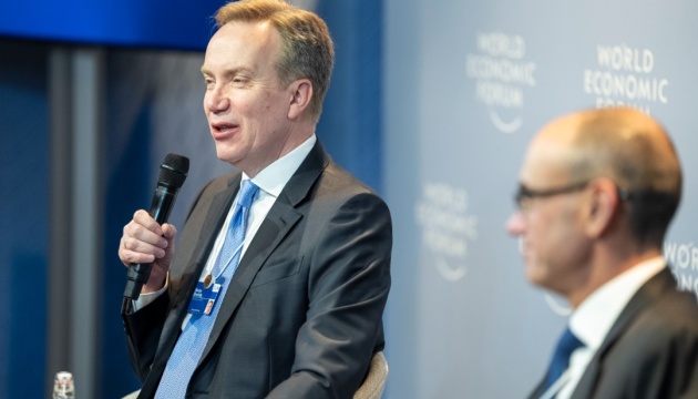 Глава Всесвітнього економічного форуму йде у відставку через зв'язки з Епштейном - Bloomberg