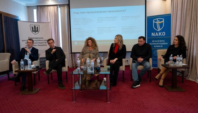 Рік роботи з нульовим бюджетом: Громадська антикорупційна рада при МОУ назвала резонансні кейси