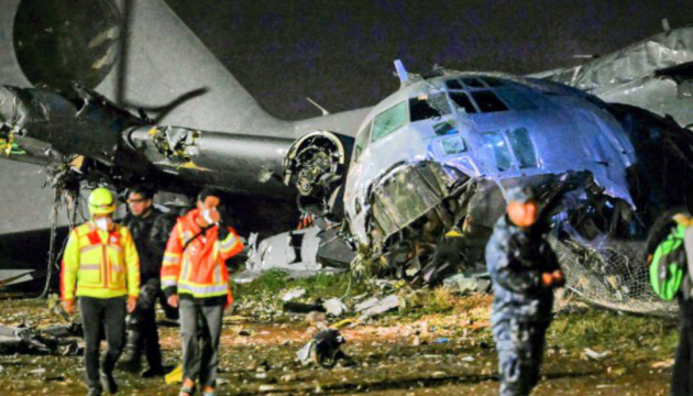 У Болівії розбився військовий літак з грошима, загинули 15 людей