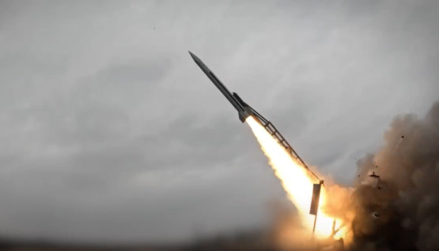 Rüstungsunternehmen Fire Point zeigt ein Video vom Start einer neuartigen ballistischen Rakete FP-7