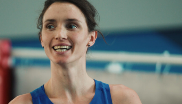 La marchadora ucraniana Olianovska, poseedora del récord mundial de 5.000 m en pista cubierta 