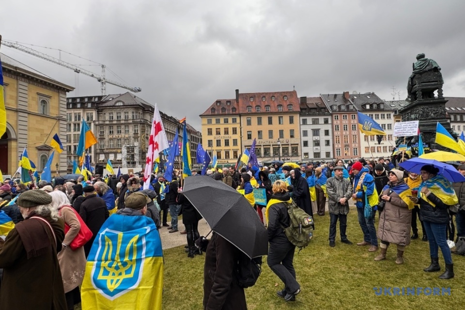 Demonstracja poparcia dla Ukrainy w Monachium na marginesie konferencji bezpieczeństwa / Zdjęcie: Olga Tanasyjczuk, Ukrinform