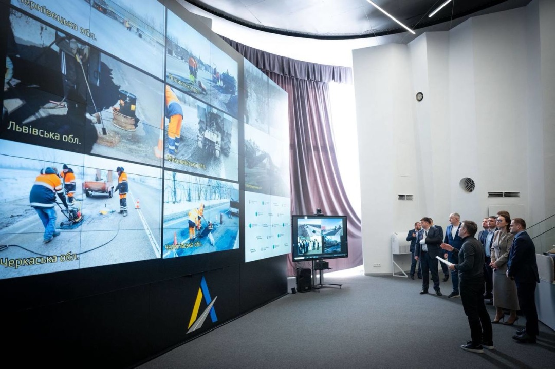 На ямкові ремонти доріг уряд додатково виділив три мільярди гривень