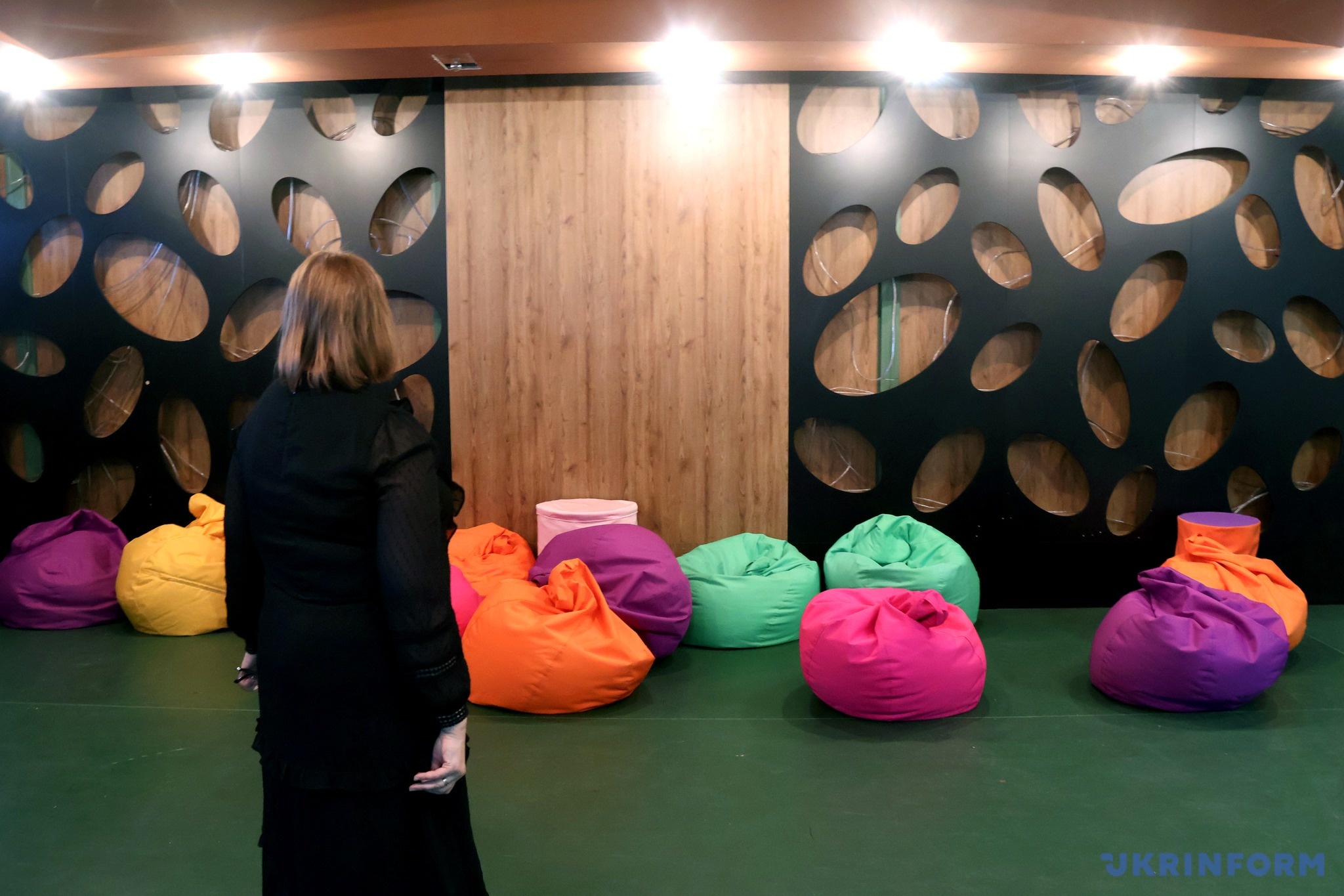 Яскраве фоє театру в Києві