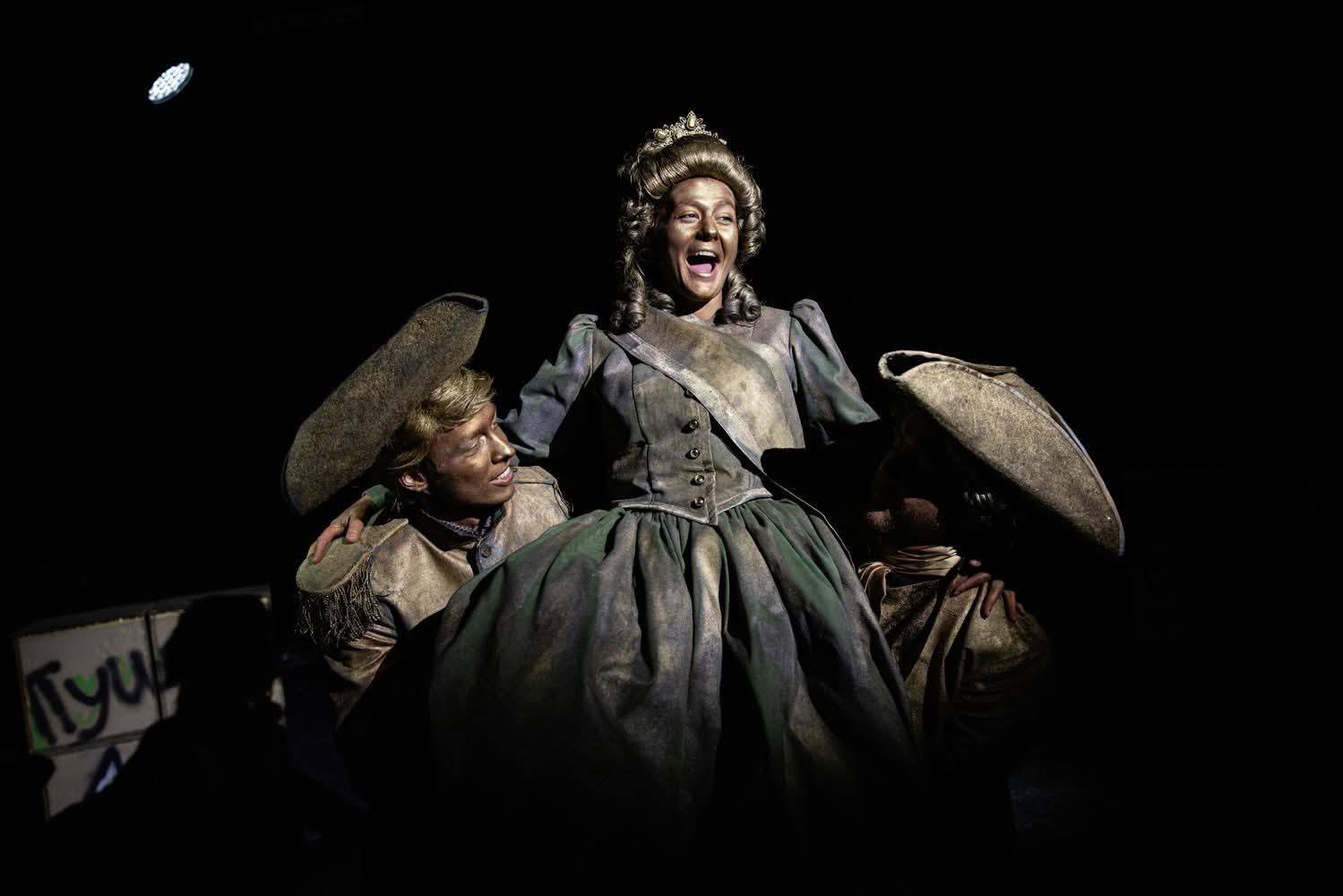 Вистава «Пам’ятники». Фото Анастасії Телікової надане театром