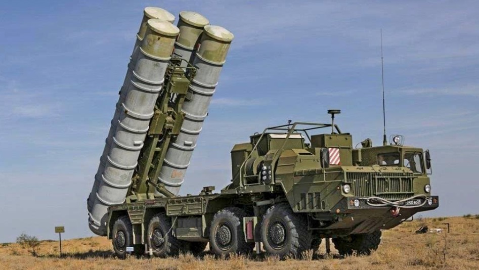 Пускова установка зенітно-ракетного комплексу С-400 «Тріумф».