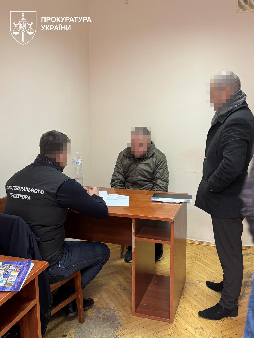 Схема тиску на бізнес на сотні тисяч доларів: топпосадовцям СБУ оголосили підозри