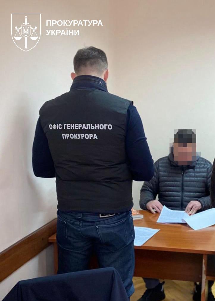 Схема тиску на бізнес на сотні тисяч доларів: топпосадовцям СБУ оголосили підозри