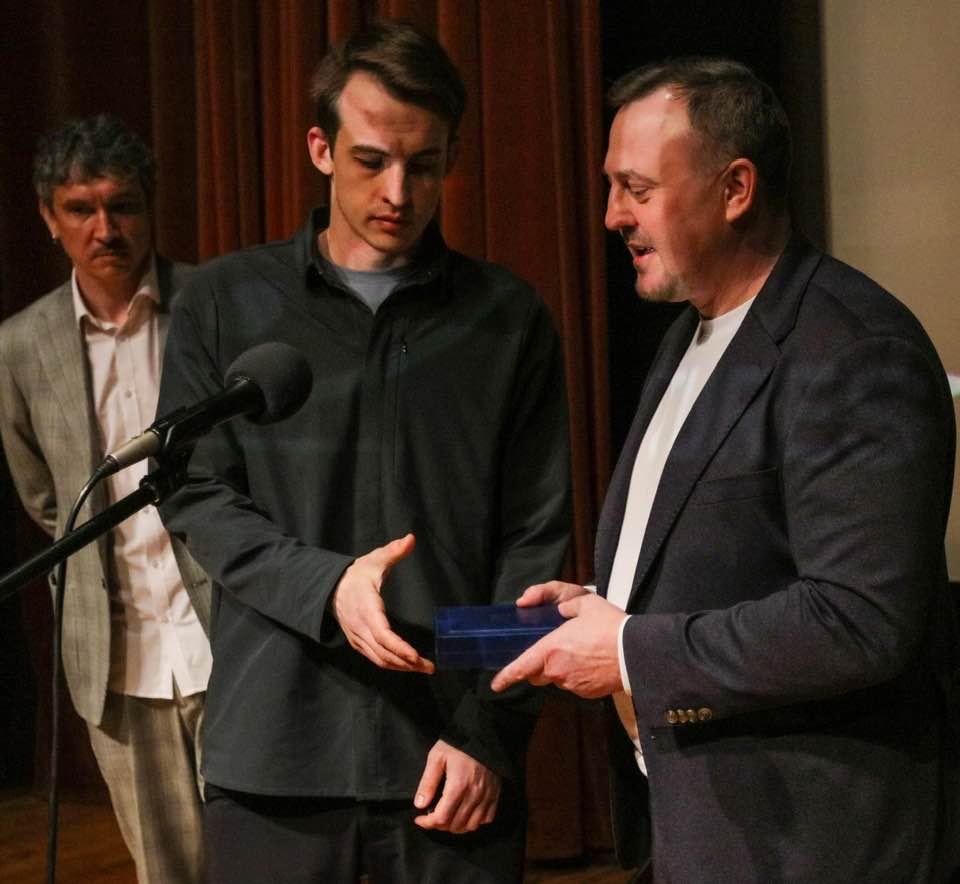 Павло Остріков (зліва)