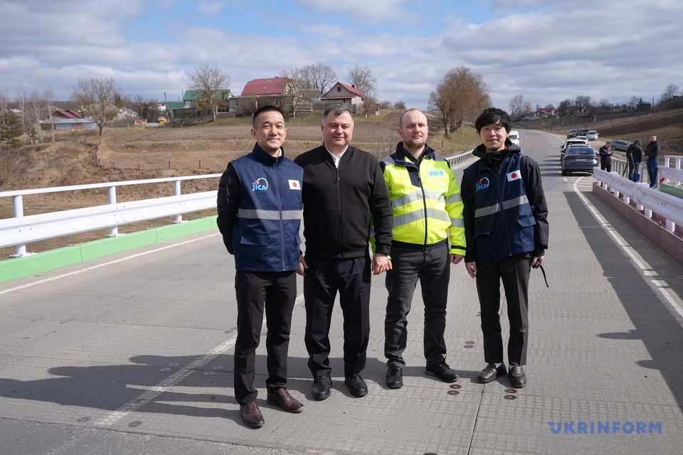 Осаму Хатторі (зліва)