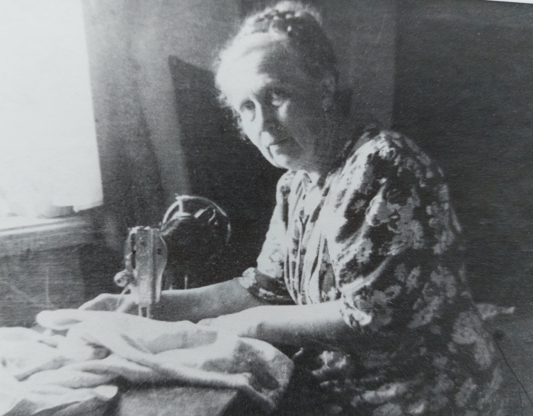 Надія Суровцова-Олицька. Нижній Сеймчан (нині смт Сеймчан, Магаданська обл., РФ. Перша половина 1950-их рр. ЦДАМЛМ України.