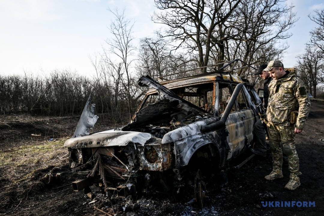 Автівка, знищена ворожим дроном