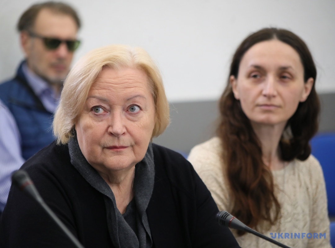 Олена Малиновська