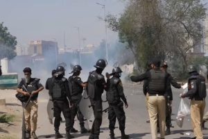 У Пакистані протестувальники намагалися штурмувати консульство США, є загиблі