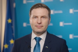 Estonian Defense Minister leaves UAE by land due to closure of airports in Middle East