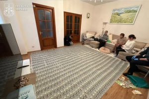 У Вінниці лікарок викрили на незаконному оформленні інвалідності й вилучили понад ₴1 мільйон та $200 тисяч