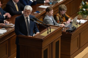 Збільшення видатків на оборону є шляхом до збереження миру - президент Чехії